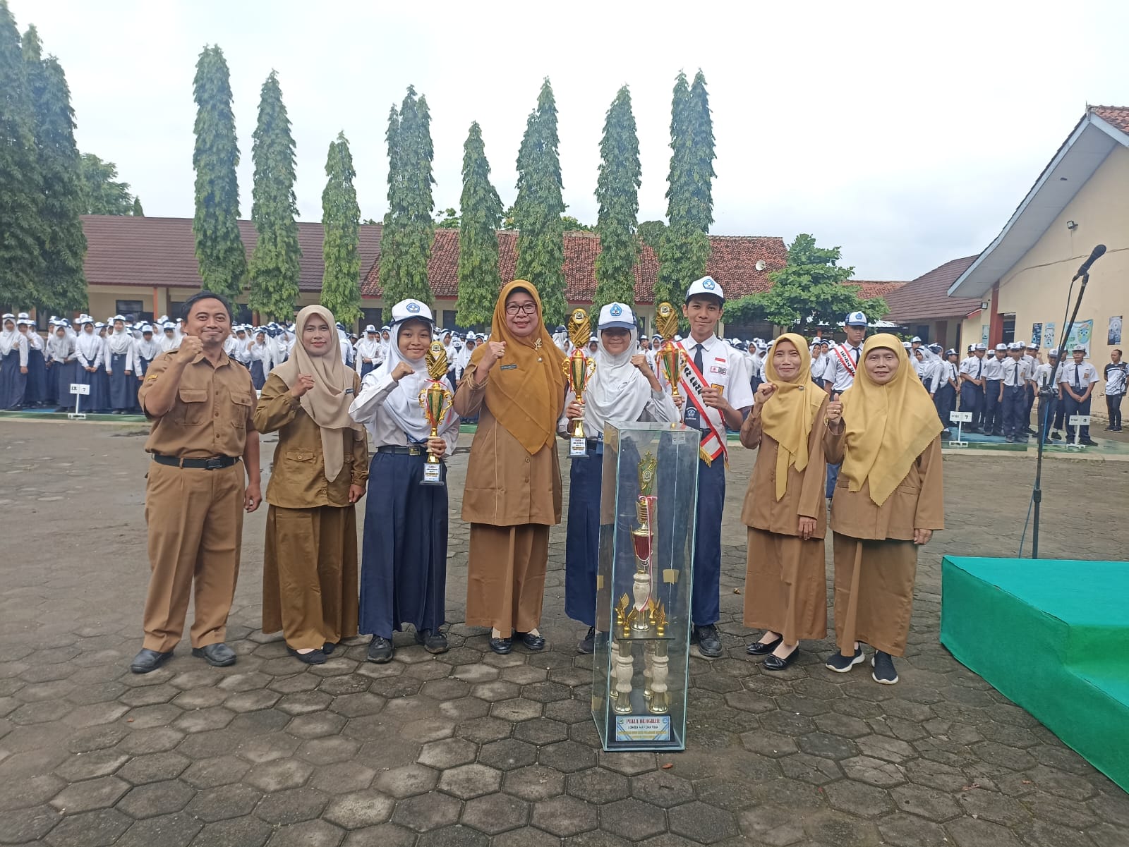 Piala awal tahun Smopy. Juara Umum Matematika Kab. Pekalongan